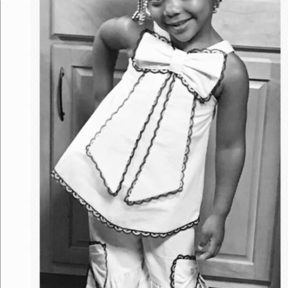 Ivory/Brown Scalloped Lace Trim Oversized Bow Set - Picture 6 of 7